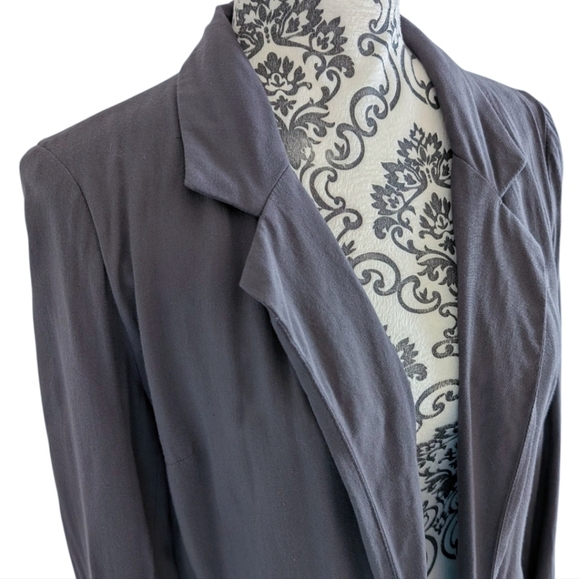 Aritzia Talula Kent Blazer Open Front Rayon Grey Lined Pockets Women's size 6 - Picture 3 of 11